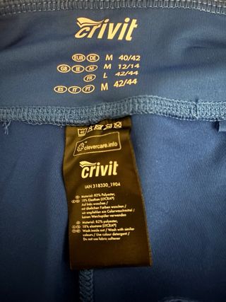 Malla deportiva azul con detalles