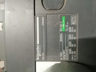 Interruttore Schneider INS 630