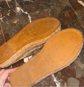 Alpargatas con purpurina dorada y plateada