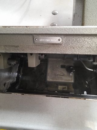 Máquina de coser JUKI MH-382 dos agujas