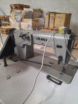 Máquina de coser JUKI MH-382 dos agujas