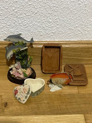 Lote Souvenirs: CUATRO POR TRES EUROS