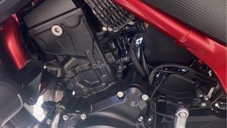 Honda CB 750 Negra y Roja.