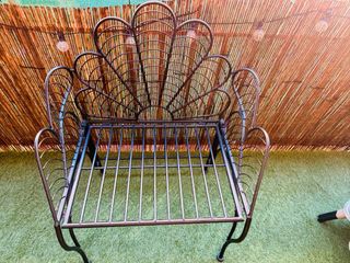 Banco de jardín de metal negro