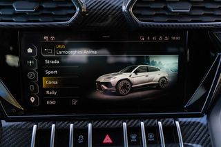 LAMBORGHINI URUS PERFORMANTE 666 CV