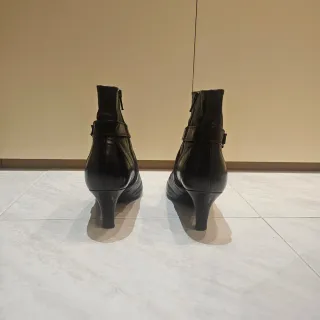 Luca del Monte Botines Vintage Negros de Piel Tacó