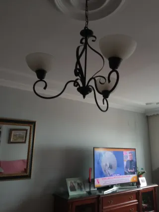 Lámpara de salón negra y blanca