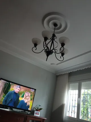 Lámpara de salón negra y blanca