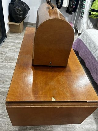 Máquina de coser Singer antigua