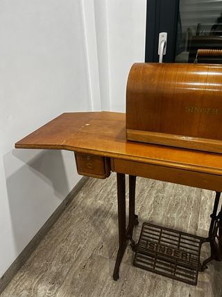 Máquina de coser Singer antigua