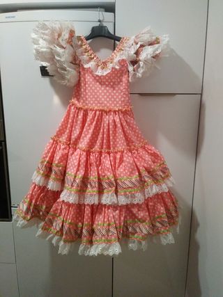 Traje Flamenca Niña Talla 6-10 Años mide 104 cms.