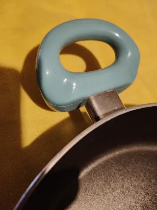 Pentola antiaderente manici blu