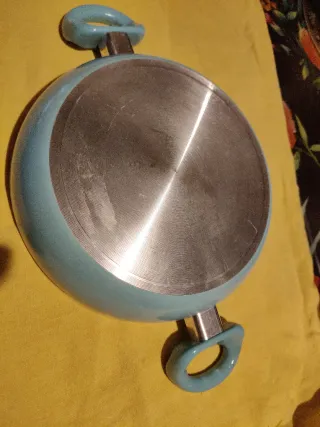 Pentola antiaderente manici blu