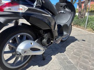 Piaggio Liberty 125 Scooter