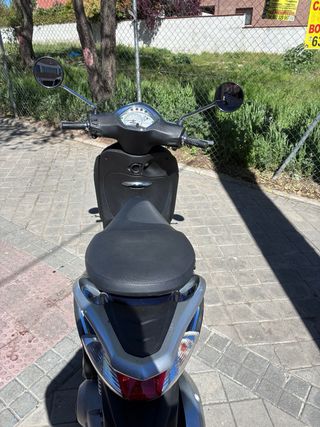 Piaggio Liberty 125 Scooter