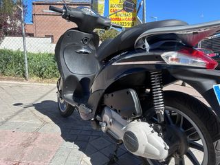 Piaggio Liberty 125 Scooter