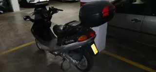 Scooter Kymco 49cc Negra/Gris