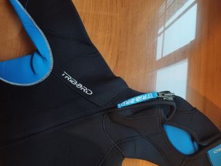 Traje neopreno Tribord con capucha