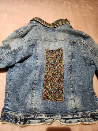 Chaqueta vaquera adornada