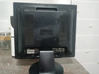 Monitor Compaq FP 1706 Plata