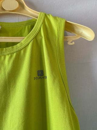 Set donna M: canotta fluo e shorts grigi