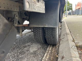 2019 135000km Iveco 3500 caja plataforma trampilla