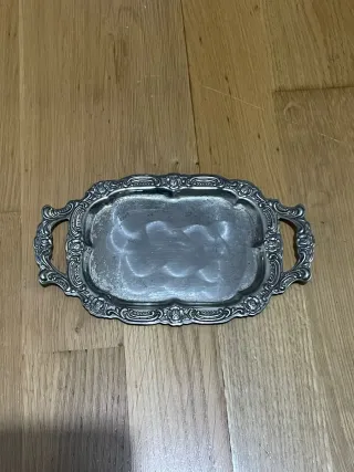 Lote 2 bandejas y 1 incensario metal