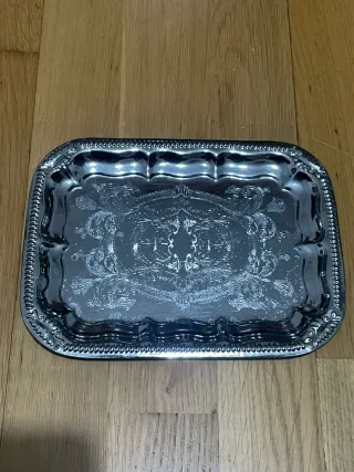 Lote 2 bandejas y 1 incensario metal