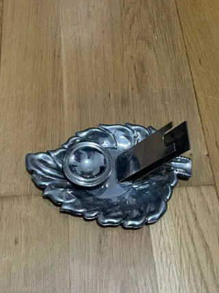 Lote 2 bandejas y 1 incensario metal