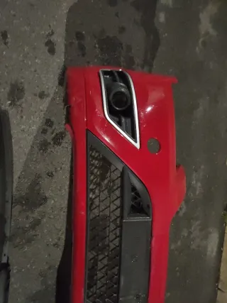 PARAGOLPES DELANTERO FORD FOCUS II ST Rojo