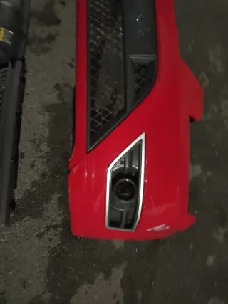 PARAGOLPES DELANTERO FORD FOCUS II ST Rojo