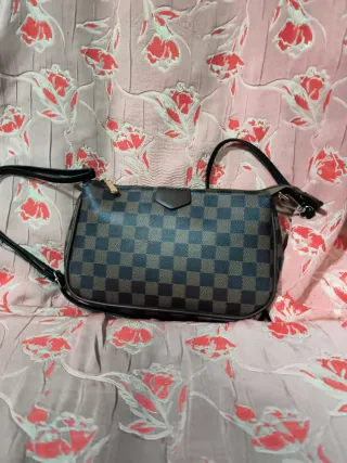 Bolso bandolera cuadros marrón y negro