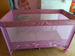 Cuna de viaje rosa