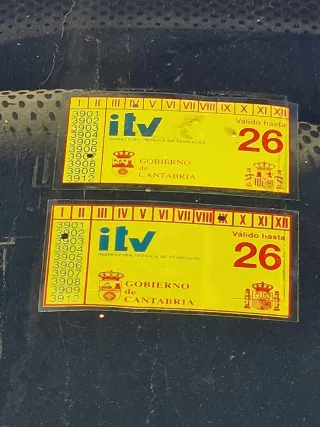 SE VENDE CAMIÓN RENAULT CON CAJA ABIERTA Y GRÚA