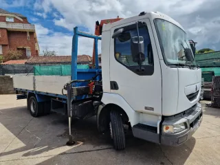 SE VENDE CAMIÓN RENAULT CON CAJA ABIERTA Y GRÚA
