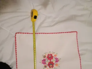 Centrino fatto a mano con fiori