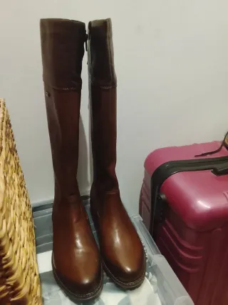 Botas de piel marrones nuevas