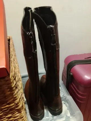 Botas de piel marrones nuevas