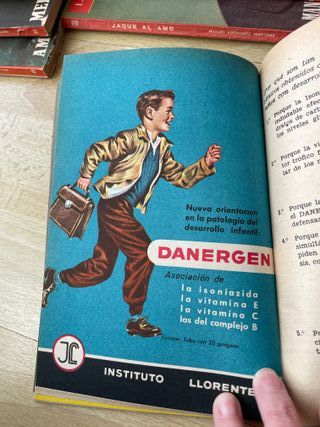 Libros de la colección “La hora XXV” serv medico