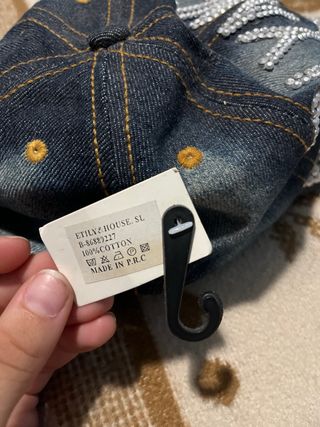 Gorra vaquera con pedrería