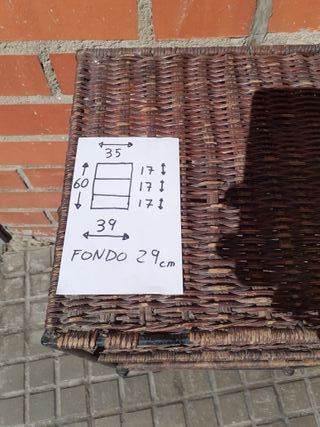 Mueble forja y mimbre con cesta
