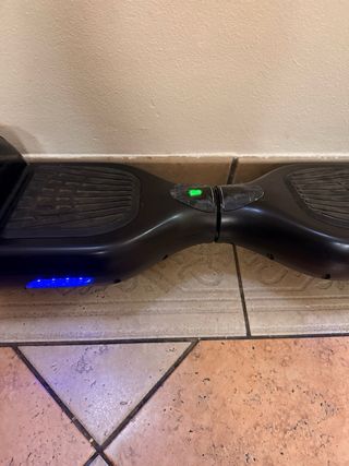 Patinete eléctrico con cargador