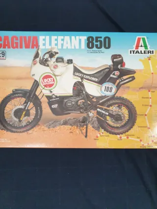 Maqueta CAGIVA ELEFANT 850cc ITALERI 1:9