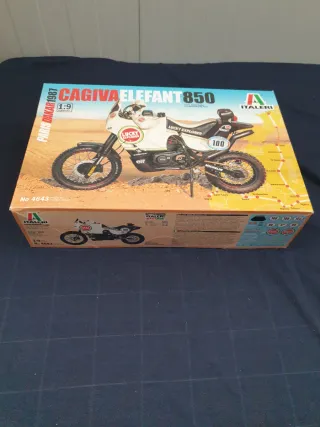 Maqueta CAGIVA ELEFANT 850cc ITALERI 1:9