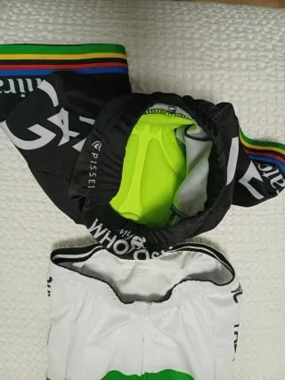 Equipación Ciclismo UAE Emirates