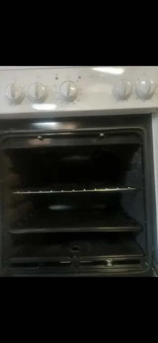 Cocina vitrocerámica con horno