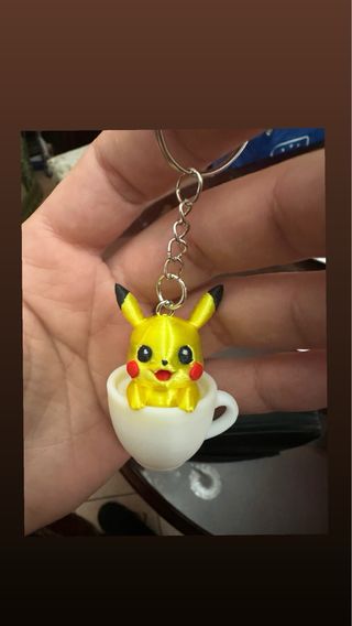 Portachiavi Pikachu in tazza