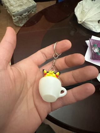 Portachiavi Pikachu in tazza