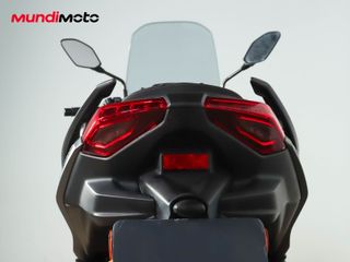 YAMAHA X-MAX 125