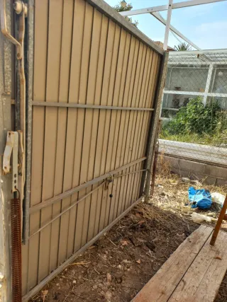 Puerta Abatible para Cochera